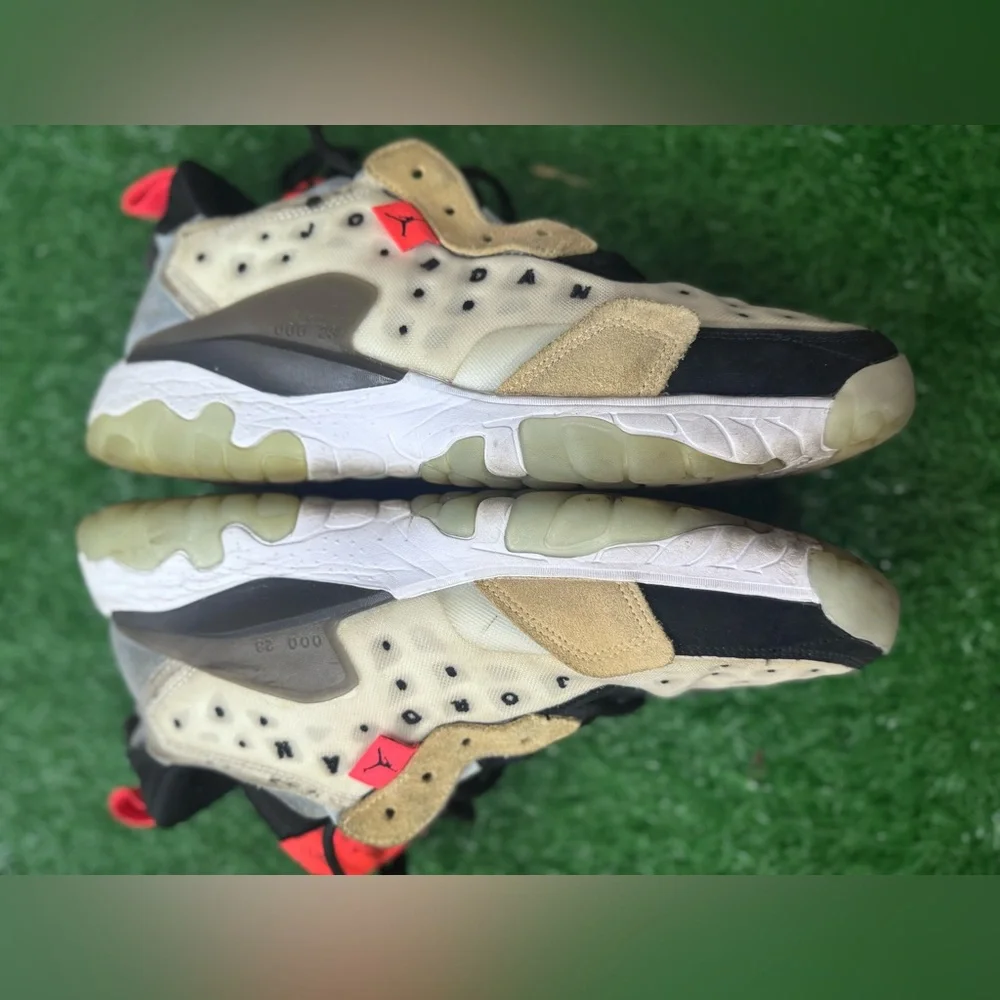 Men’s Jordan Delta 2 White Black Tan Infrared Size 10.5‎